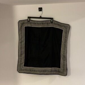 Pillow Sham. 25.5 x 25.5